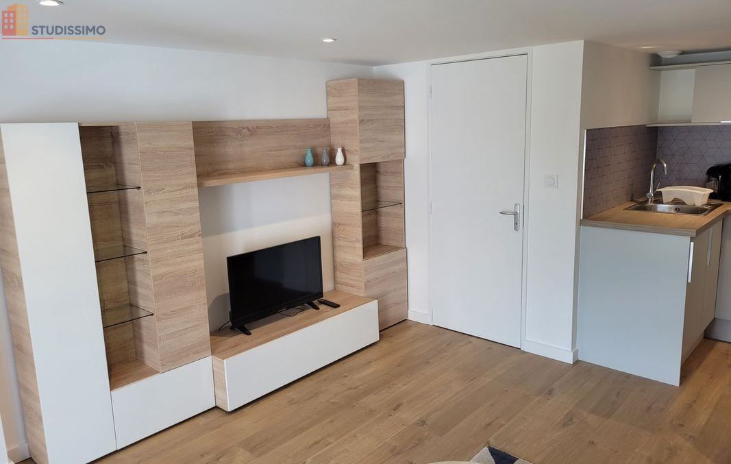 Studio meublé 20m² Dardilly - Rénové, proche transports - Photo 2