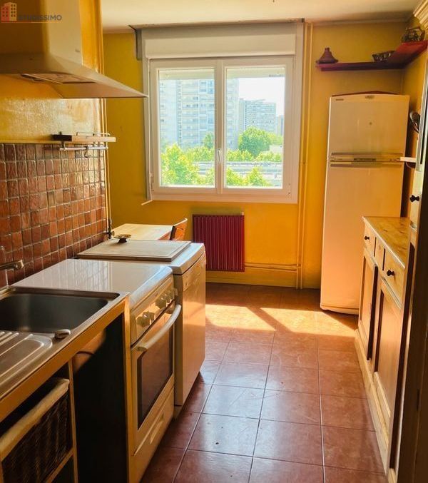 Studio meublé 87m² Villeurbanne - Parking fermé, proche La Doua - Photo 10