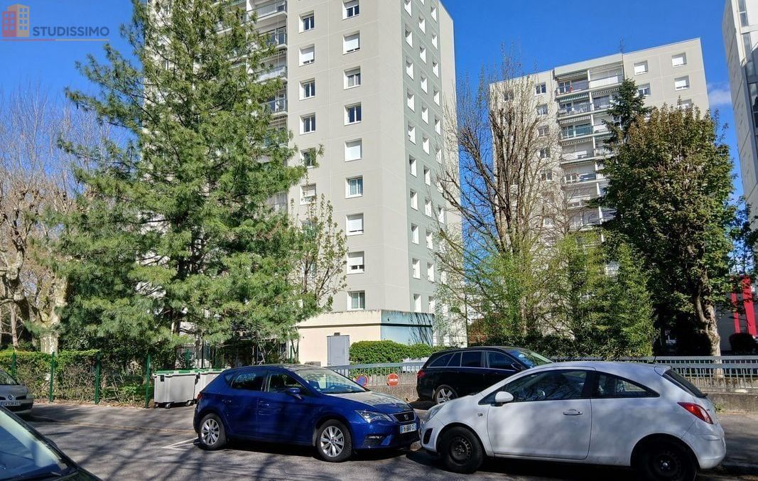 Studio meublé 87m² Villeurbanne - Parking fermé, proche La Doua - Photo 1