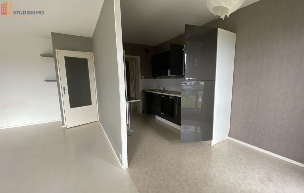 Studio 44m² Cholet - Dernier étage, lumineux - Photo 7