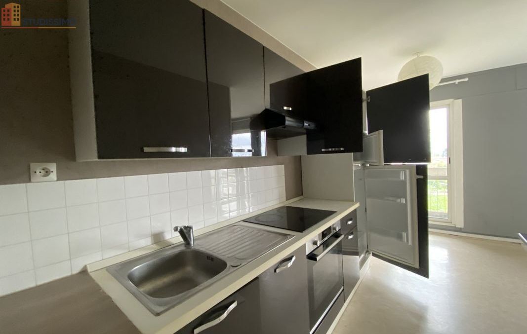 Studio 44m² Cholet - Dernier étage, lumineux - Photo 5