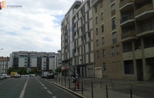Studio 18m² Lyon 7e - Idéal étudiants, dernier étage - Photo 2