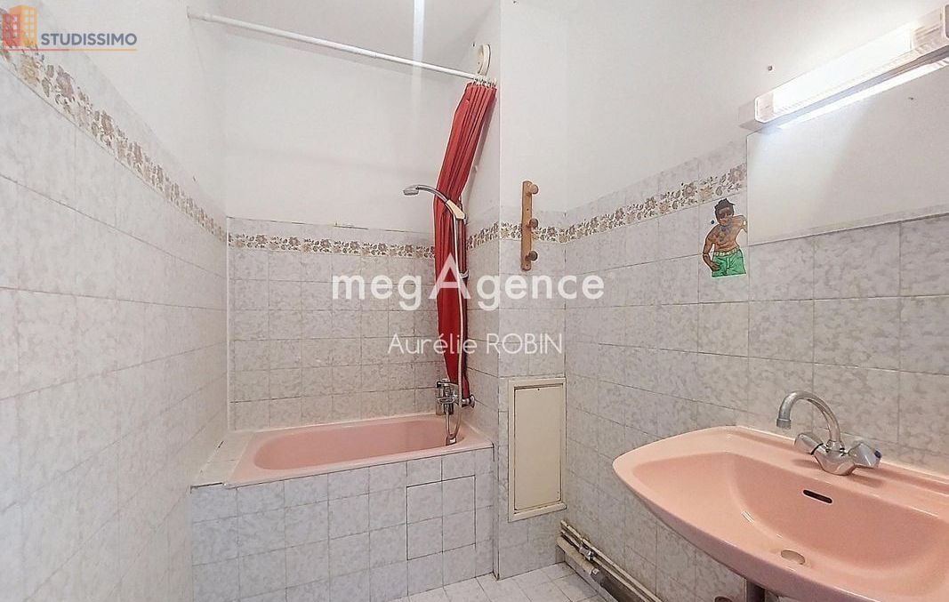 Studio 32m² Cholet - étage élevé, lumineux - Photo 2