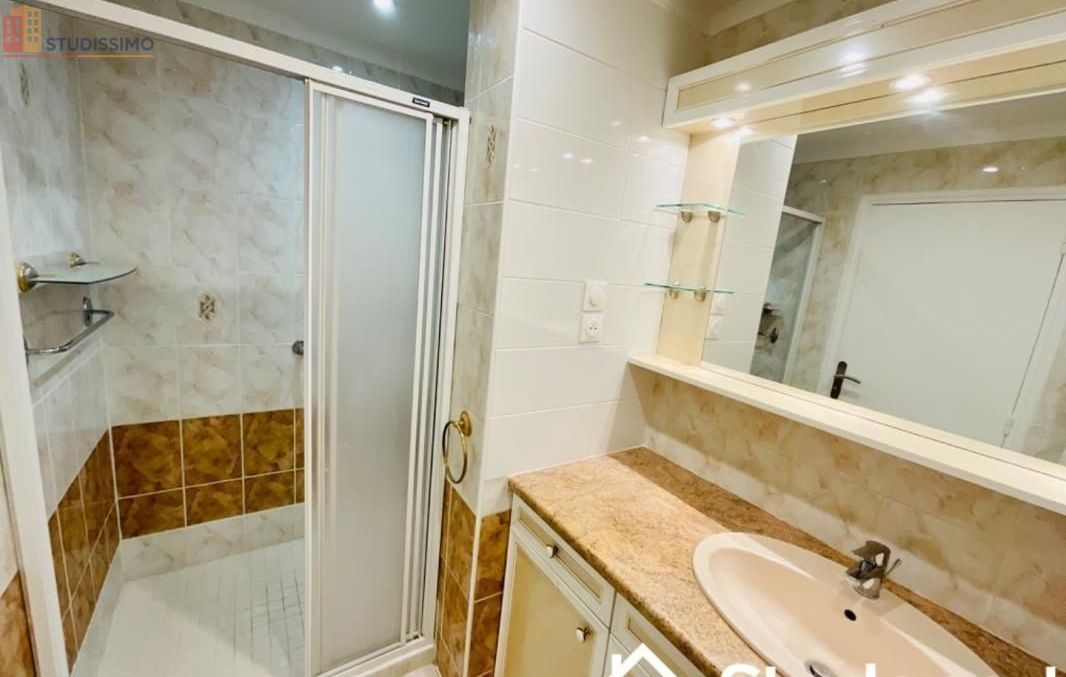 Studio 12m² Saint-Étienne-du-Rouvray - Meublé, 8e étage - Photo 1
