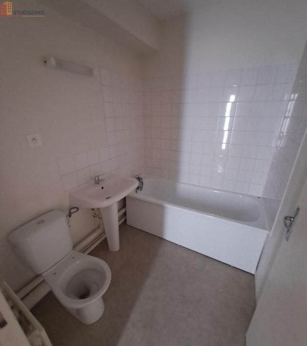 Studio 30m² Angers 49000 - DPE C, 1er étage - Photo 1