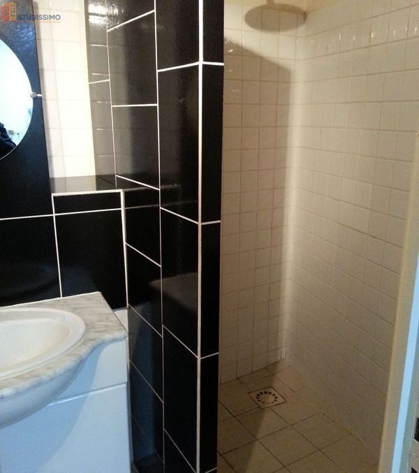 Studio 25m² Elbeuf - Cour privative, sécurisée - Photo 1