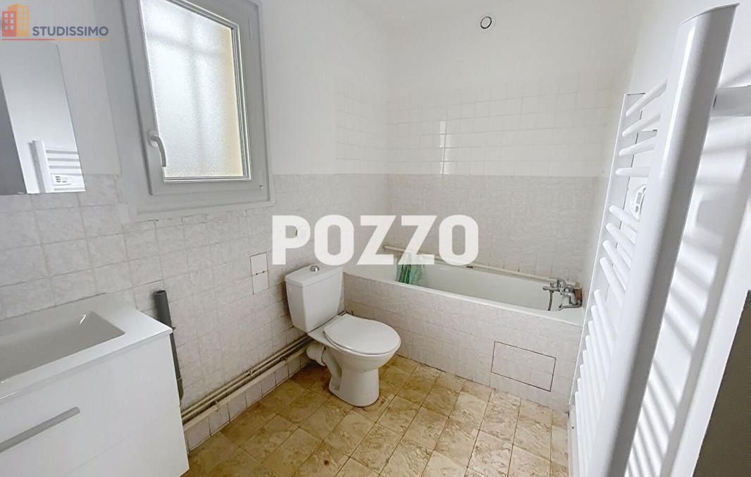 Studio 28m² Saint-Hilaire-du-Harcouët - Étage 1/2 - Photo 4