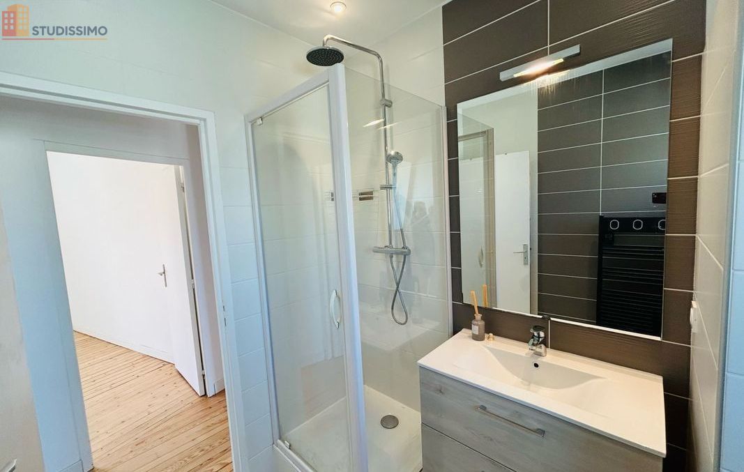 Studio 75m² Reims 51100 - Photo 1