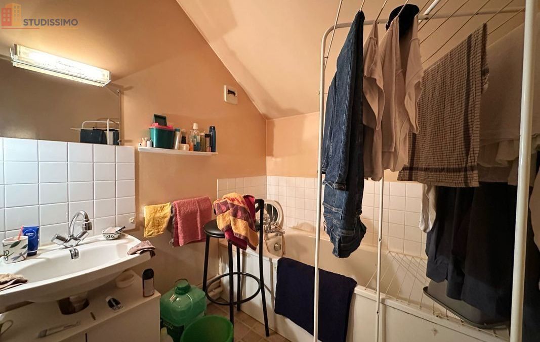 Studio 32m² Reims - Dernier étage, lumineux - Photo 4