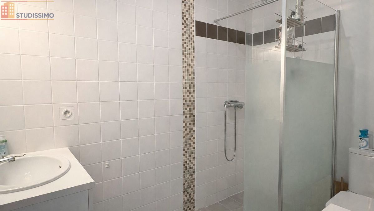 Studio 38m² Reims 51100 - Étage 2, DPE C - Photo 2