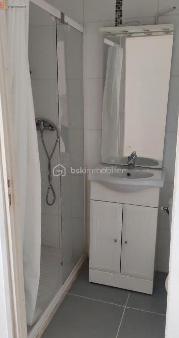 Studio 17m² Châlons-en-Champagne - 2e étage, DPE E - Photo 1