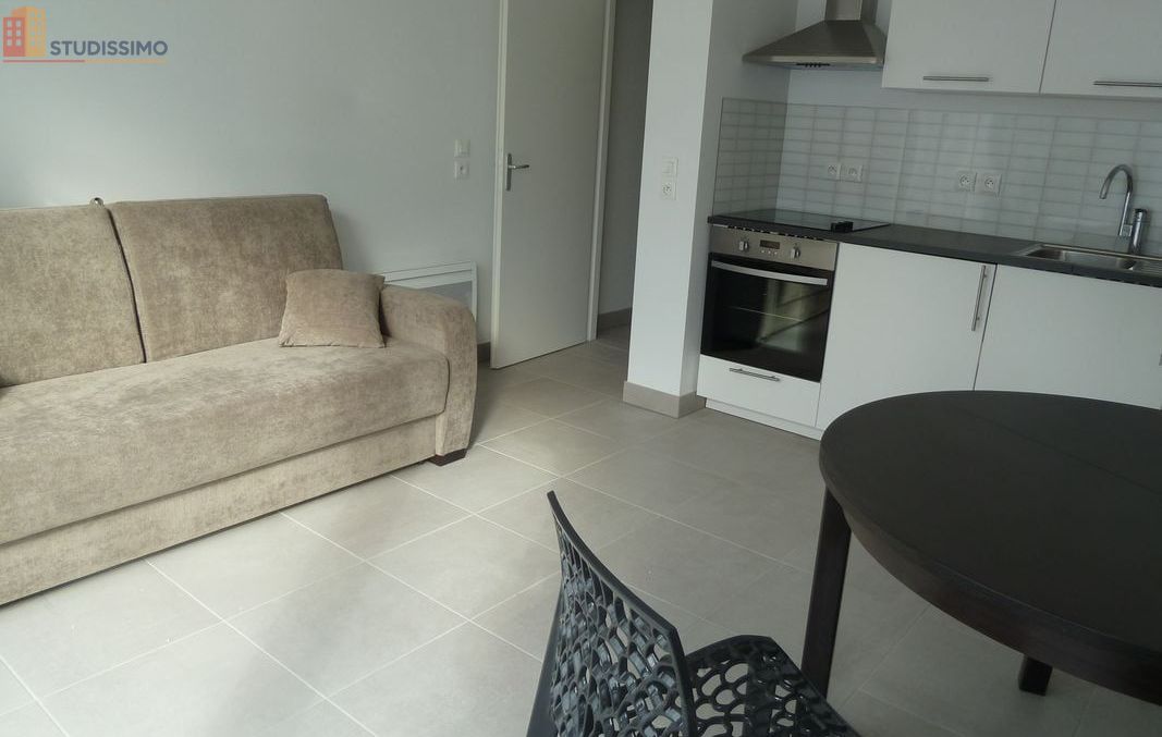 Studio 28m² Reims centre - Balcon, parking - Photo 2
