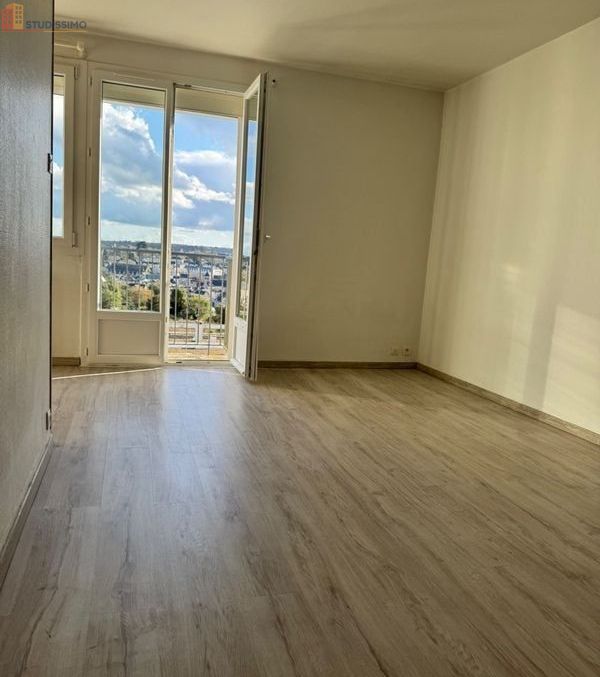 Studio 28m² Laval centre - Dernier étage, lumineux - Photo 5