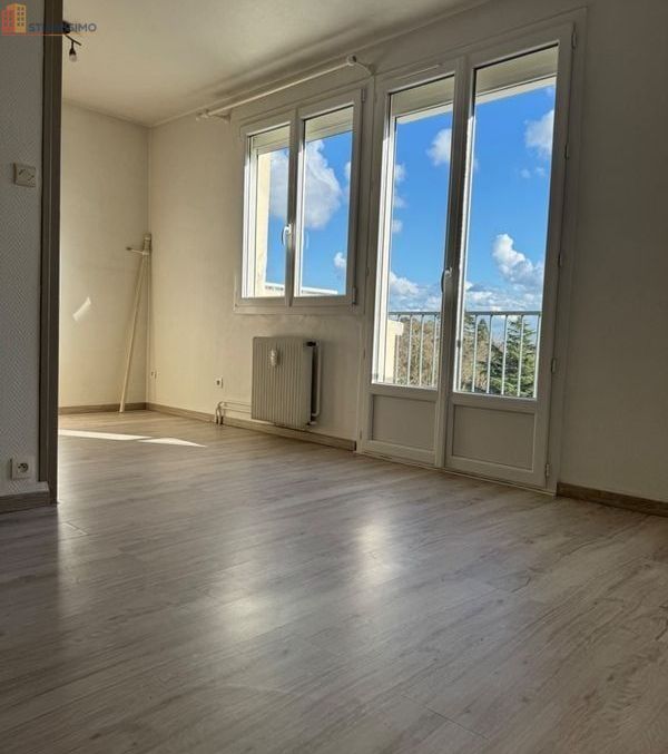 Studio 28m² Laval centre - Dernier étage, lumineux - Photo 4