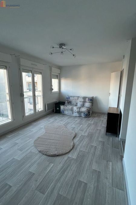 Studio meublé 27m² Pontault-Combault - Rénové, parking - Photo 0