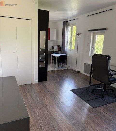 Studio meublé 25m² Le Vésinet - Coeur de ville, calme - Photo 2