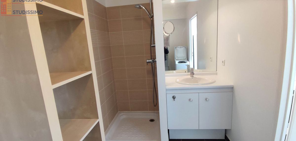 Studio meublé 23m² Les Clayes-sous-Bois - Cave, parking en sous-sol - Photo 1