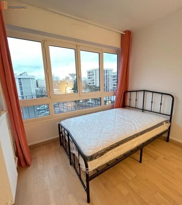 Studio meublé 9m² Les Mureaux - Calme, 4e étage - Photo 3
