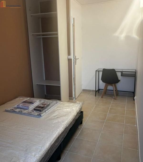 Studio meublé 10m² Élancourt - Calme, 7e étage - Photo 12