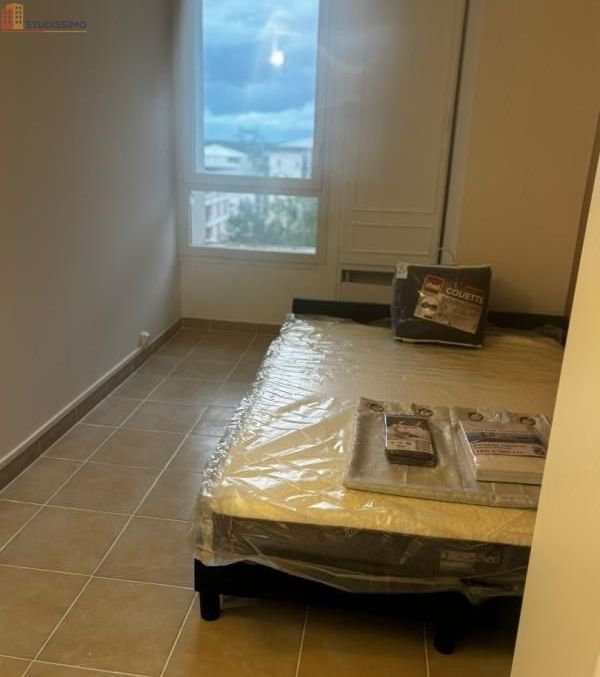 Studio meublé 10m² Élancourt - Calme, 7e étage - Photo 2