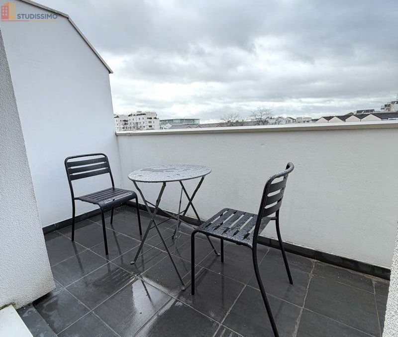 Studio meublé 31m² Montigny-le-Bretonneux - Rénové, balcon - Photo 2