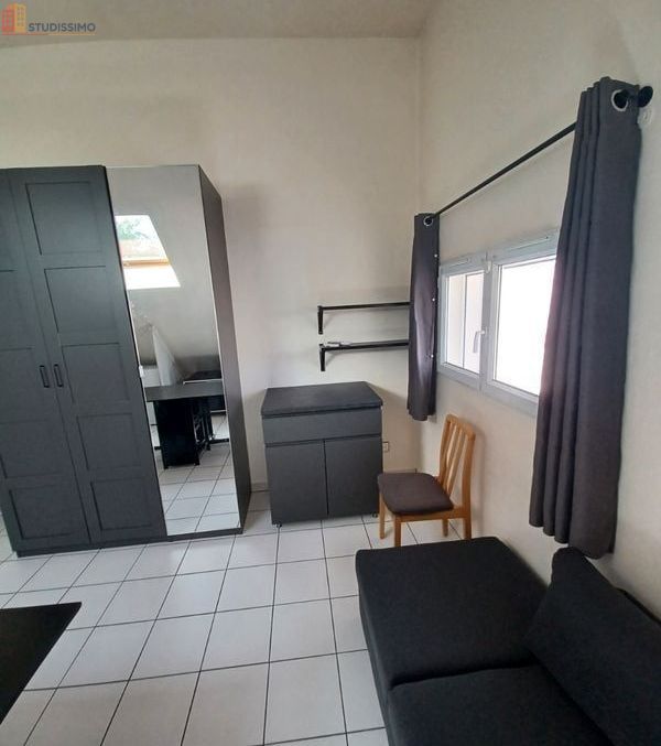 Studio meublé 16m² Triel-sur-Seine - Parking sécurisé, calme - Photo 2