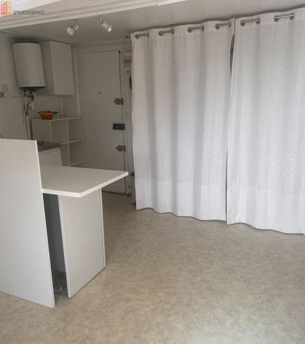 Studio 16m² Versailles - Mansardé, lumineux - Photo 5