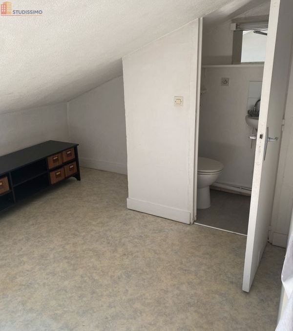 Studio 16m² Versailles - Mansardé, lumineux - Photo 4