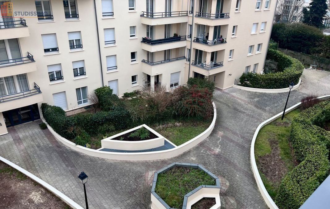 Studio meublé 25m² Fontenay-le-Fleury - Terrasse 6m², lumineux - Photo 3