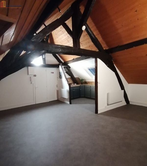Studio à Mantes-la-Jolie
