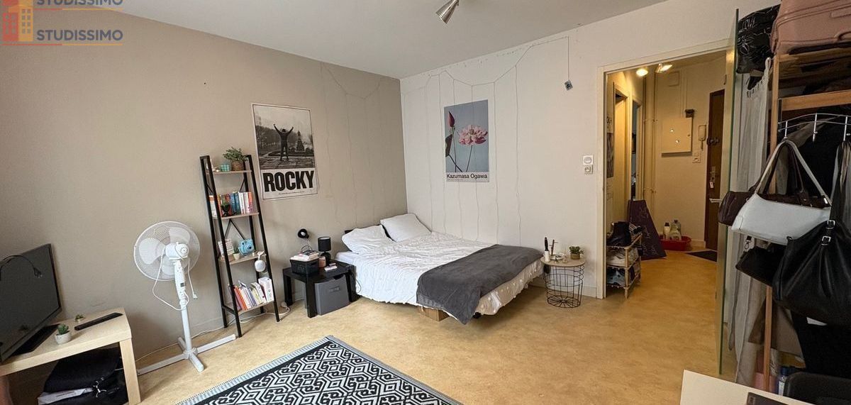Studio meublé 27m² Niort - Meublé, DPE D - Photo 4