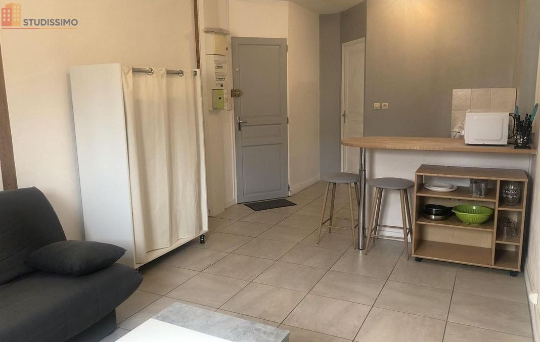 Studio meublé 25m² Thouars - Meublé, 2e étage - Photo 8