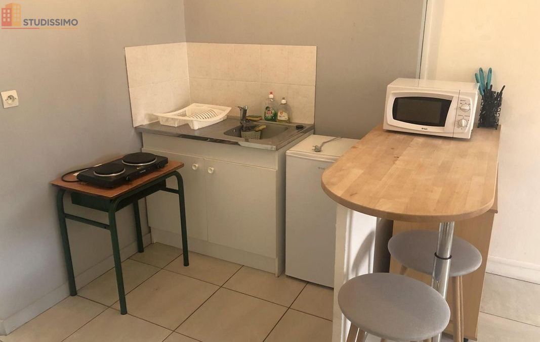 Studio meublé 25m² Thouars - Meublé, 2e étage - Photo 4