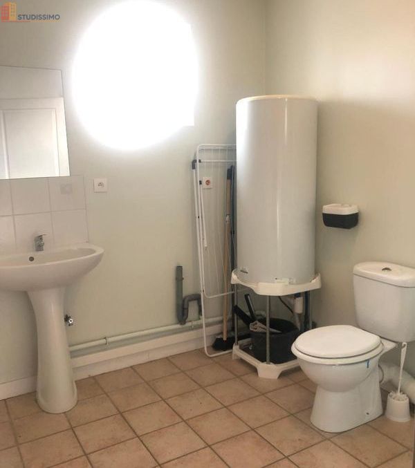 Studio meublé 25m² Thouars - Meublé, 2e étage - Photo 3