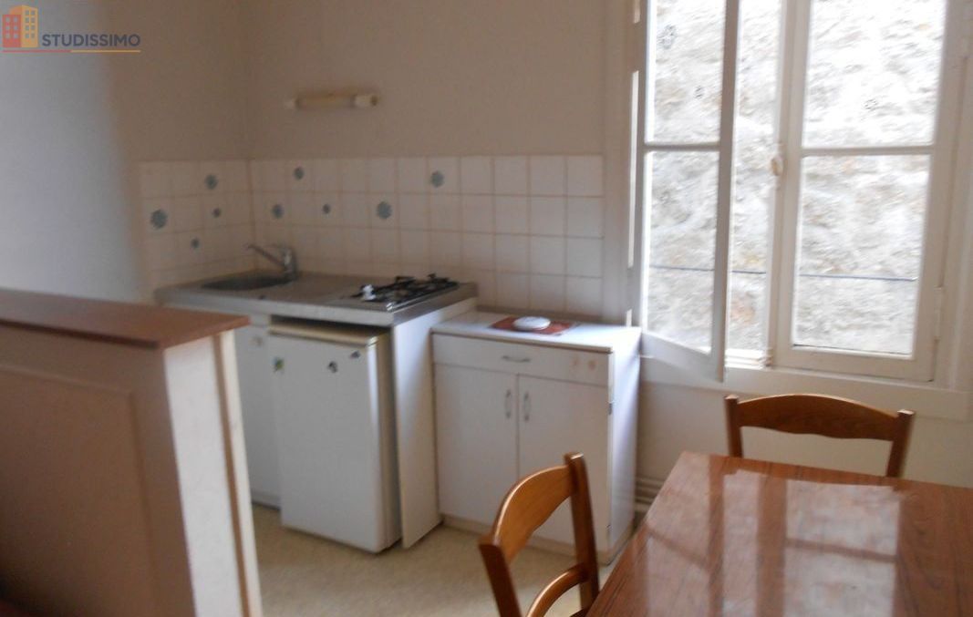 Studio meublé 18m² Parthenay - Meublé, 1er étage - Photo 3