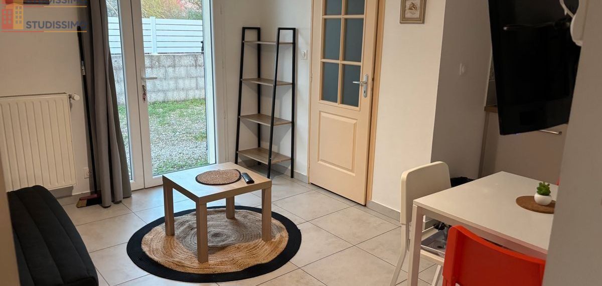 Studio meublé 18m² Niort 79000 - Meublé, calme - Photo 1