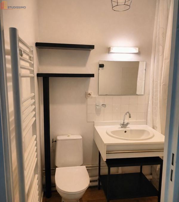 Studio meublé 27m² Niort - Balcon, parking - Photo 4