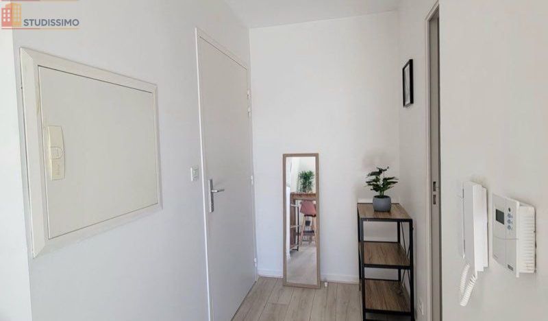 Studio meublé 21m² Niort - Meublé, 1er étage - Photo 1