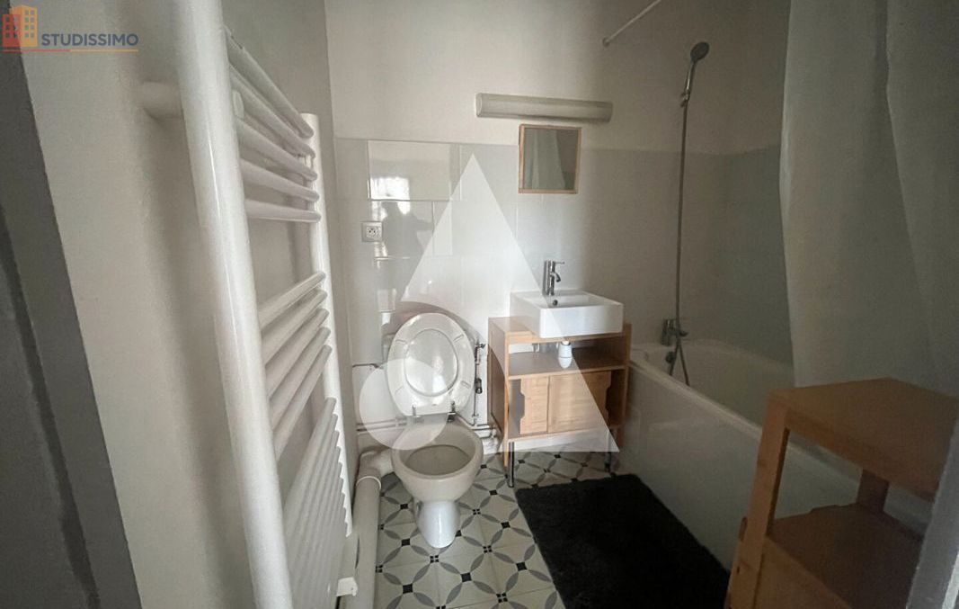 Studio 25m² Niort - CPE C, 1er étage - Photo 2