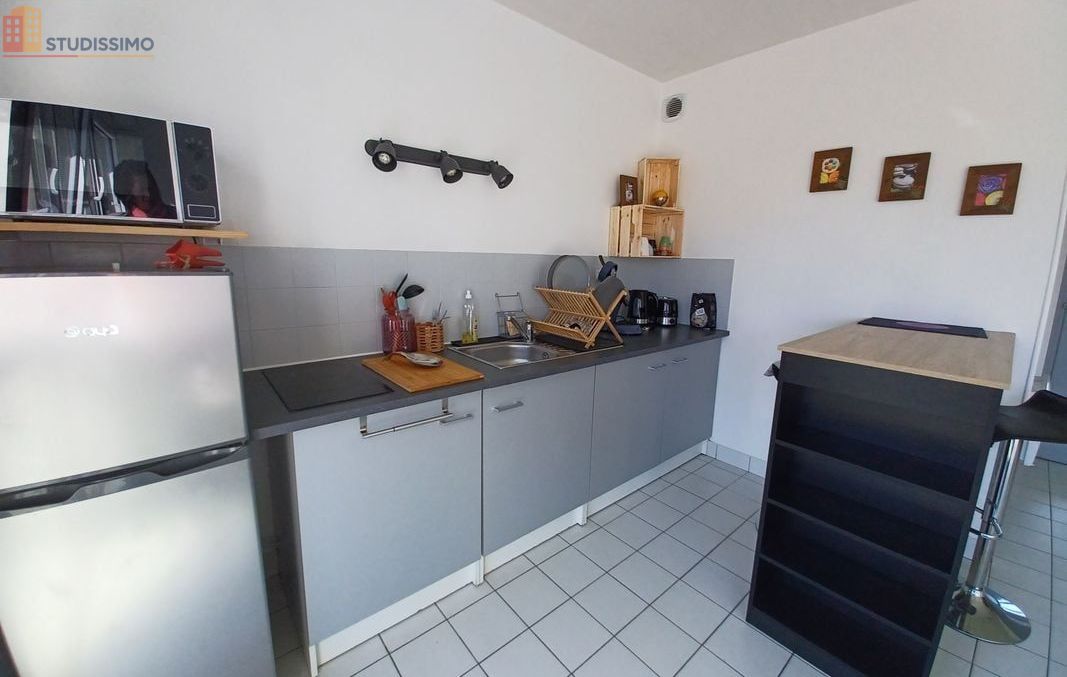 Studio meublé 25m² Bressuire - Lumineux, étage 3 - Photo 2