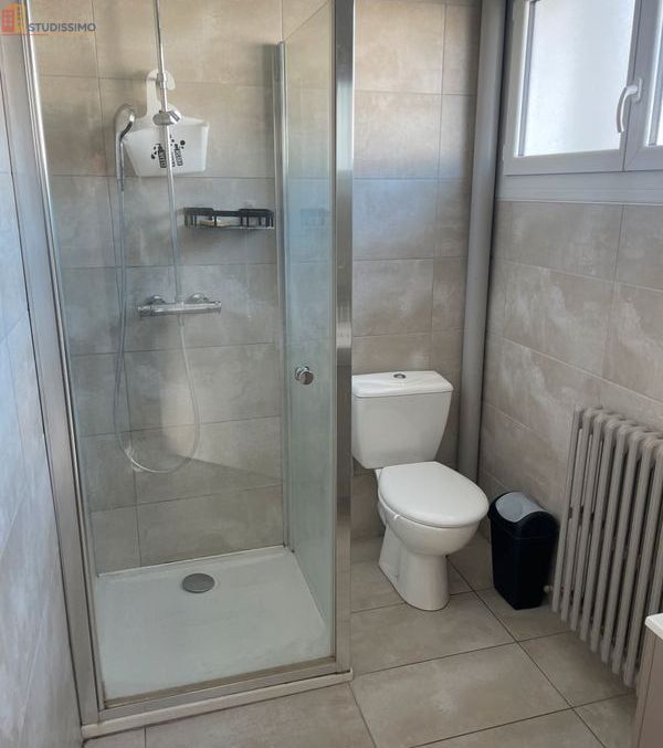 Studio 24m² Niort 79000 - Meublé, 1er étage - Photo 1