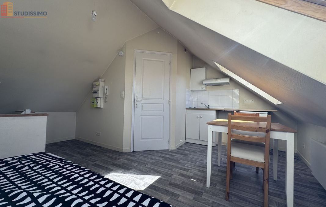 Studio 15m² Amiens - Étage 2/2, DPE C - Photo 1