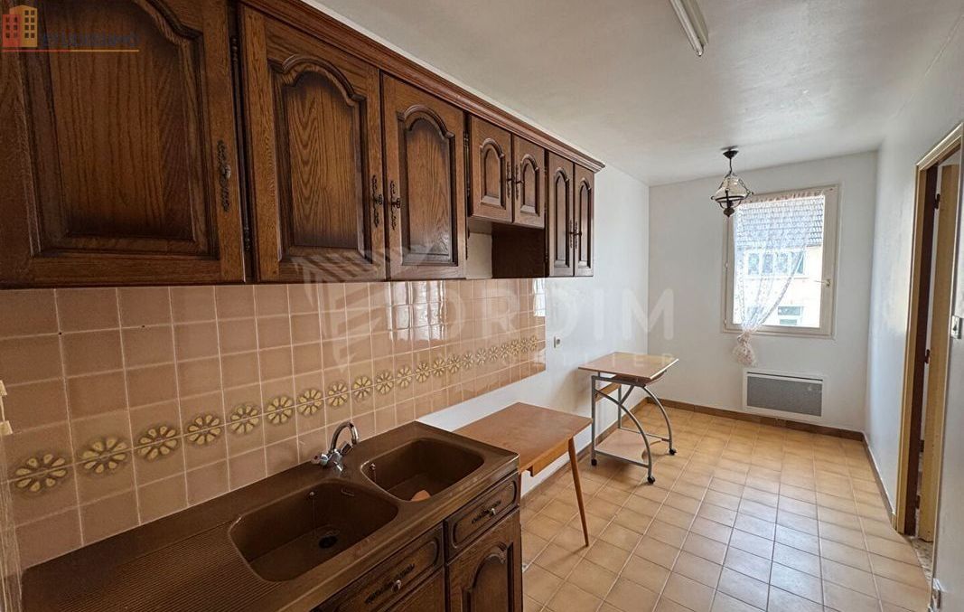 Studio 42m² Cosne-Cours-sur-Loire - étage 1/2 - Photo 10