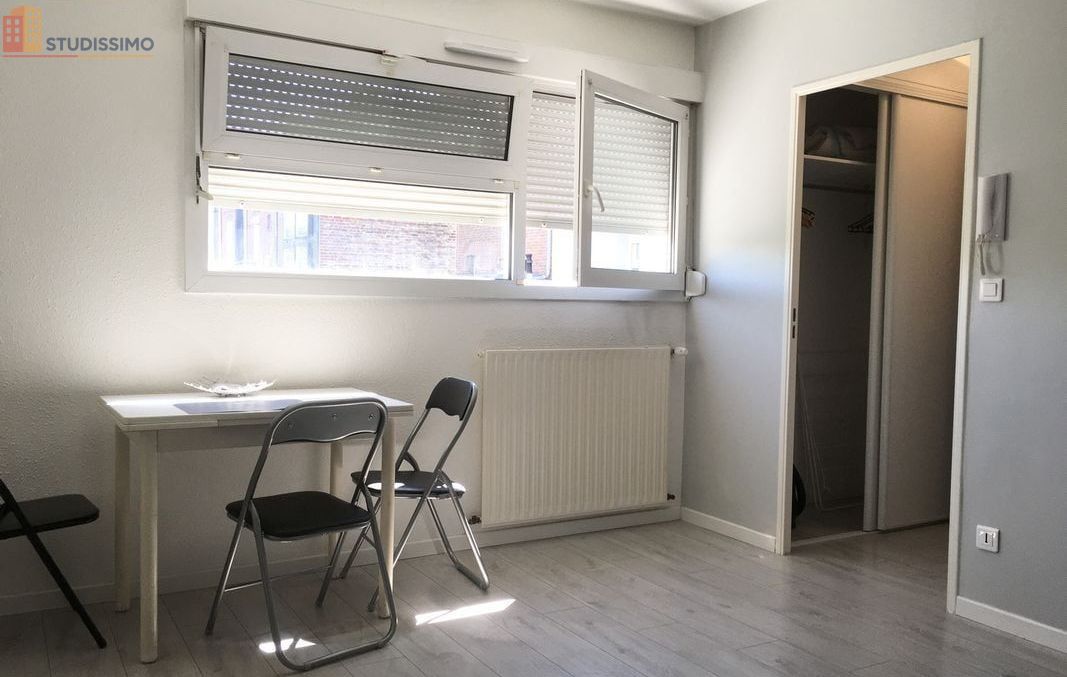 Studio 25m² Amiens - Place de parking, garage fermé - Photo 1