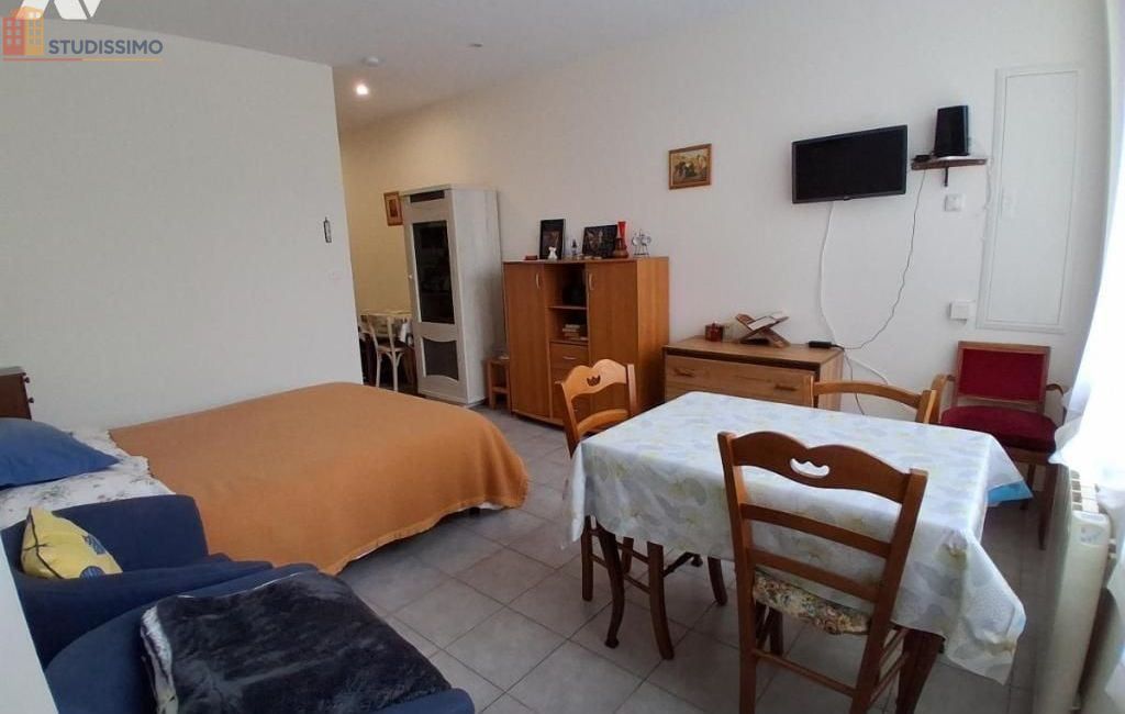 Studio 28m² Bagnoles-de-l'Orne 61140 - DPE D - Photo 1