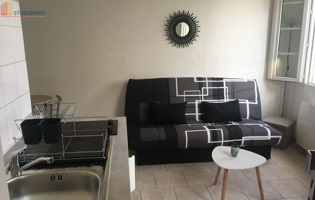 Studio meublé 18m² Castres centre - Lumineux, en étage - Photo 2
