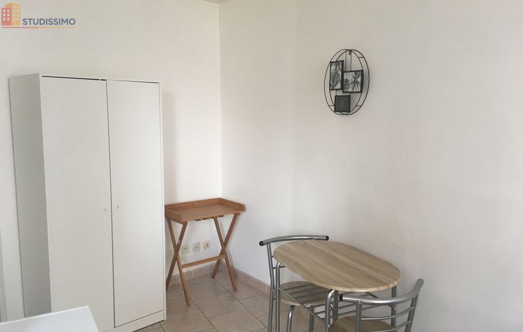 Studio meublé 18m² Castres centre - Lumineux, en étage - Photo 1