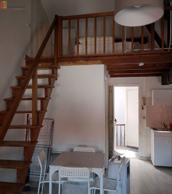 Studio 28m² Castres - Meublé, dernier étage - Photo 2