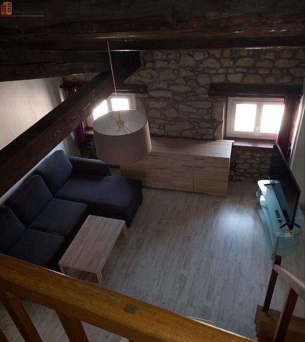 Studio 28m² Castres - Meublé, dernier étage - Photo 1