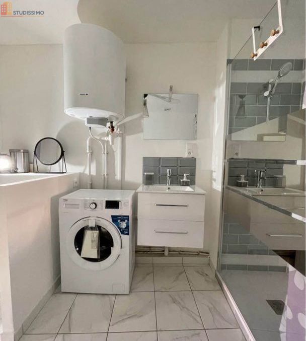 Studio meublé 25m² Cuers - Rénové, équipé - Photo 1